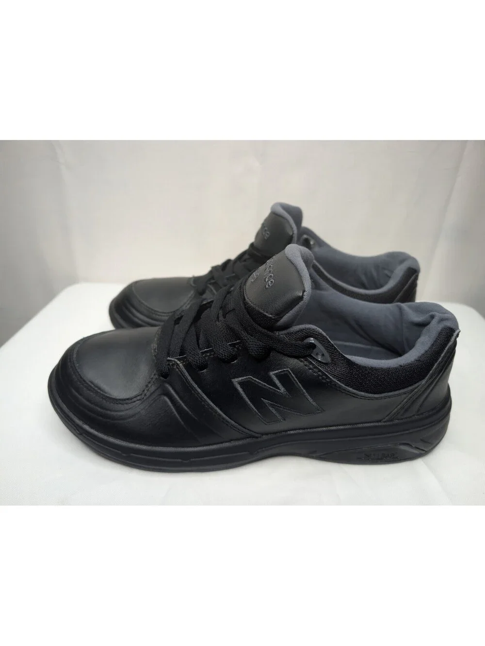 New Balance Women's 813V1 Size 8.5  Lace Up Walking Black Shoes